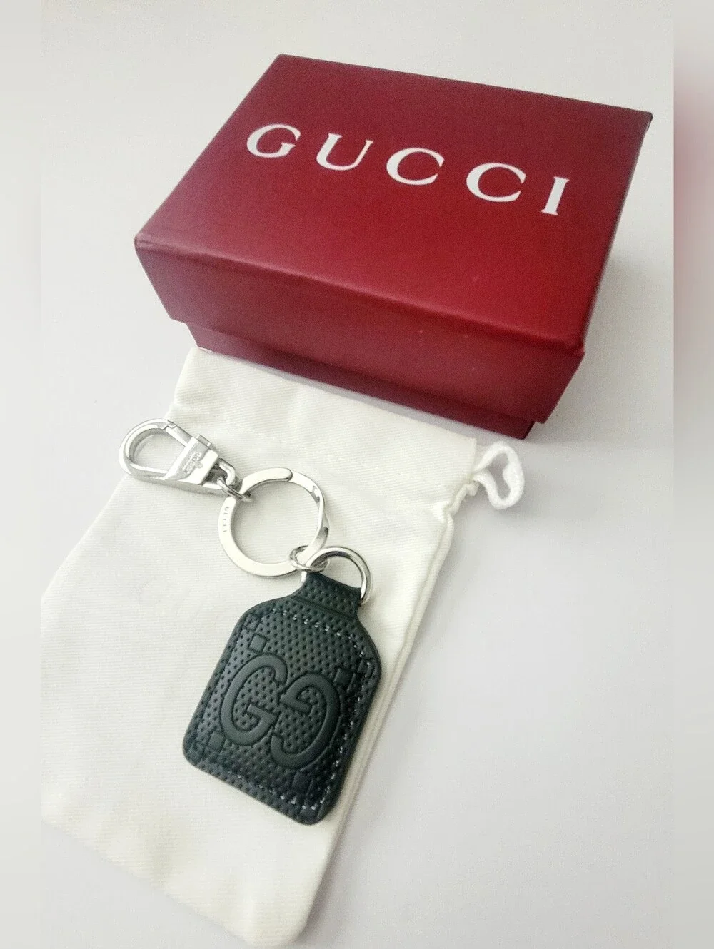 🇮🇹Gucci Black Leather🖤 Tag Keyring with Silver-Tone Hardware✨️